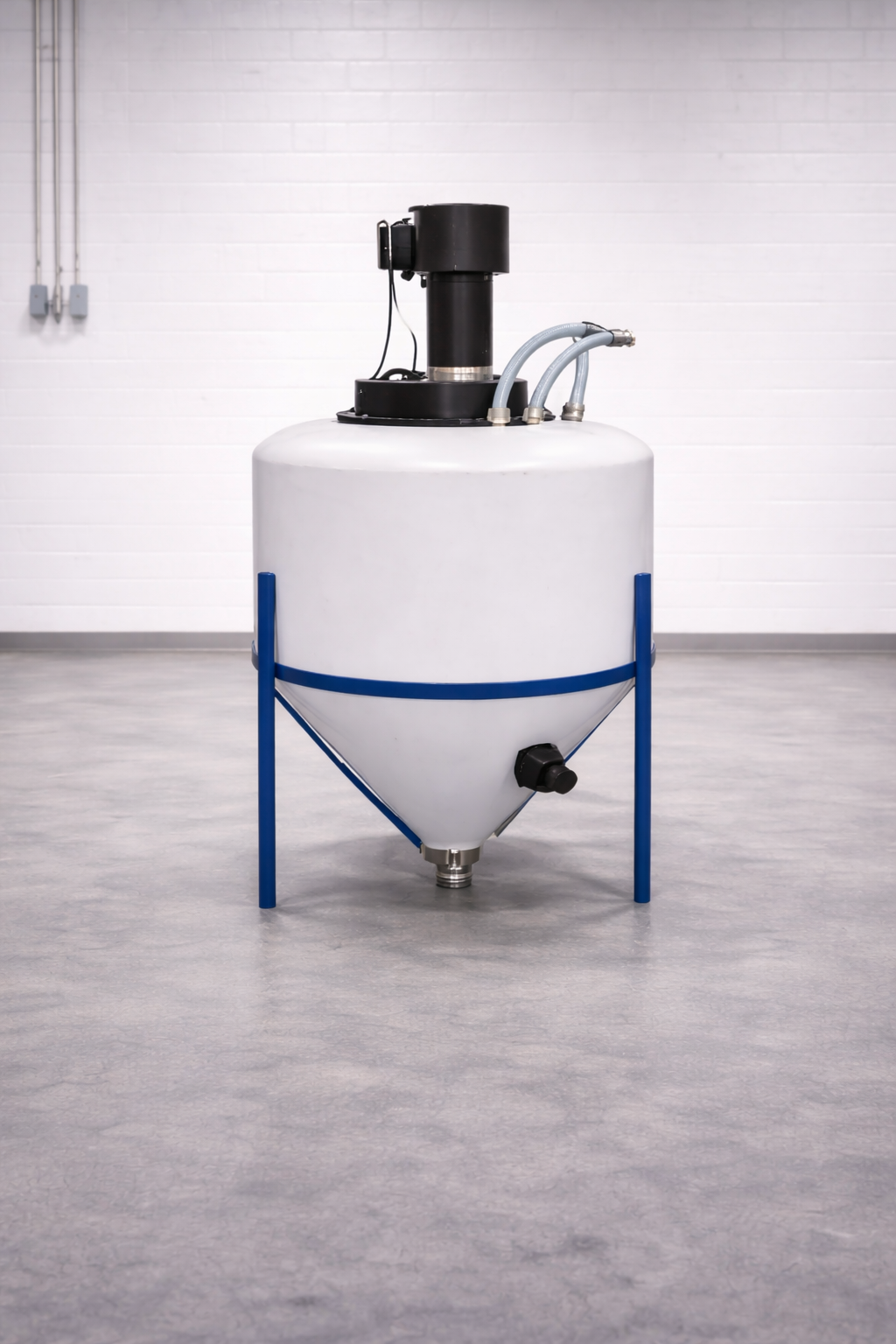 Controlled batch blending vessel